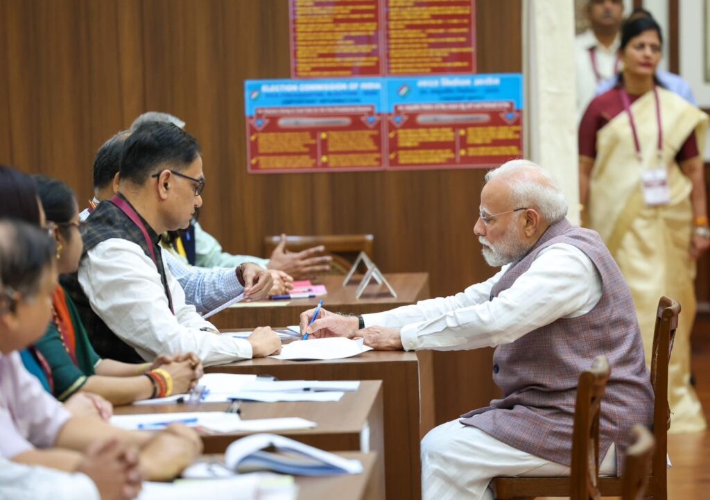 Vice Presidential Election 2025: PM Modi’s Historic 1st Vote Sparks Powerful Start 1 PM Modi casting first vote in Vice-Presidential Election 2025 at Parliament