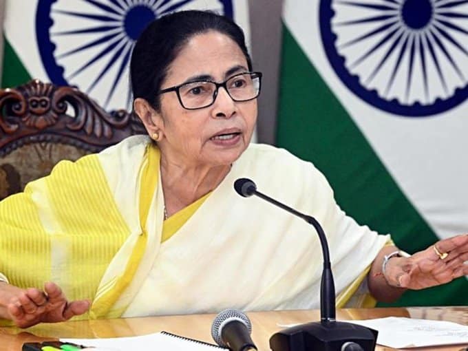 Mamata Banerjee Remark on Rape Case Sparks Massive Outrage – Powerful Backlash Over Victim-Blaming 8 Mamata Banerjee speaking to reporters after outrage over her 12:30 am remark in Durgapur rape case.