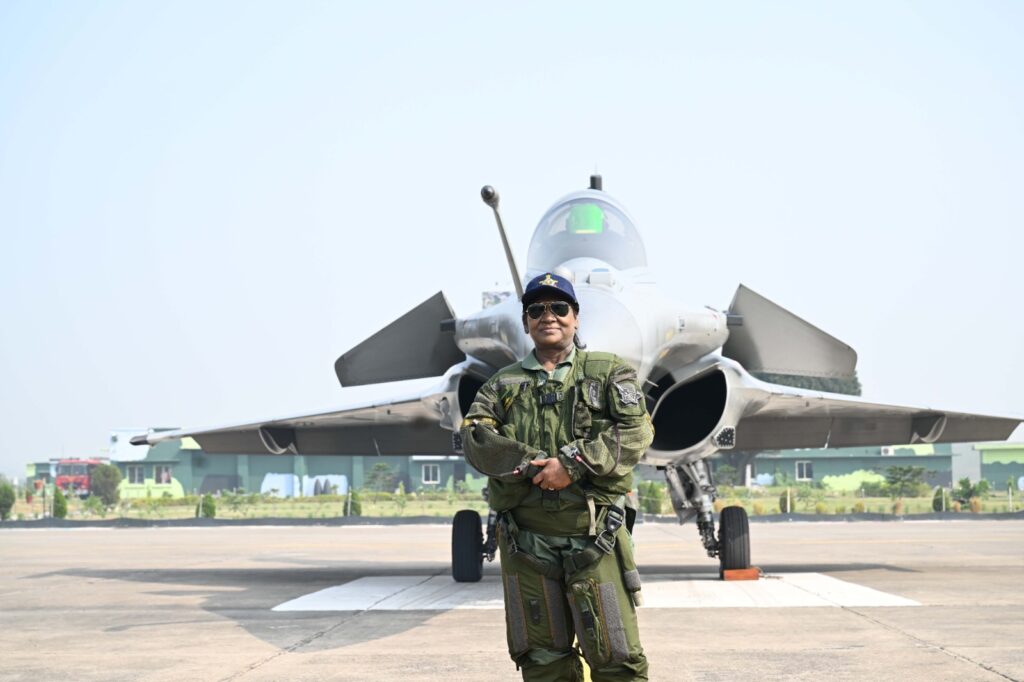 President Murmu Rafale Sortie: India’s Sky-High Power Move Stuns the World 1 President Murmu Rafale sortie at Ambala Air Force Station, India’s President in Rafale cockpit experiencing the nation’s air power.