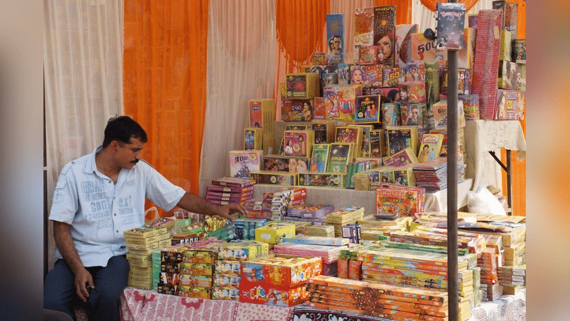 Supreme Court Order on Firecrackers 2025: Green Crackers Allowed with Strict Rules in Delhi-NCR 8 Supreme Court order on green firecrackers 2025 in Delhi-NCR before Diwali under strict QR code rules