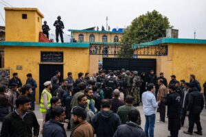 Home 1 Islamic State claims responsibility for Islamabad mosque bombing