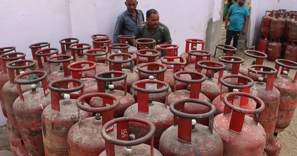 LPG Shock in India: Gulf War Disruptions Trigger Supply Fears as Sachin Pilot Demands Government Clarity 1 LPG cylinder shortage concerns rise in India amid Gulf conflict