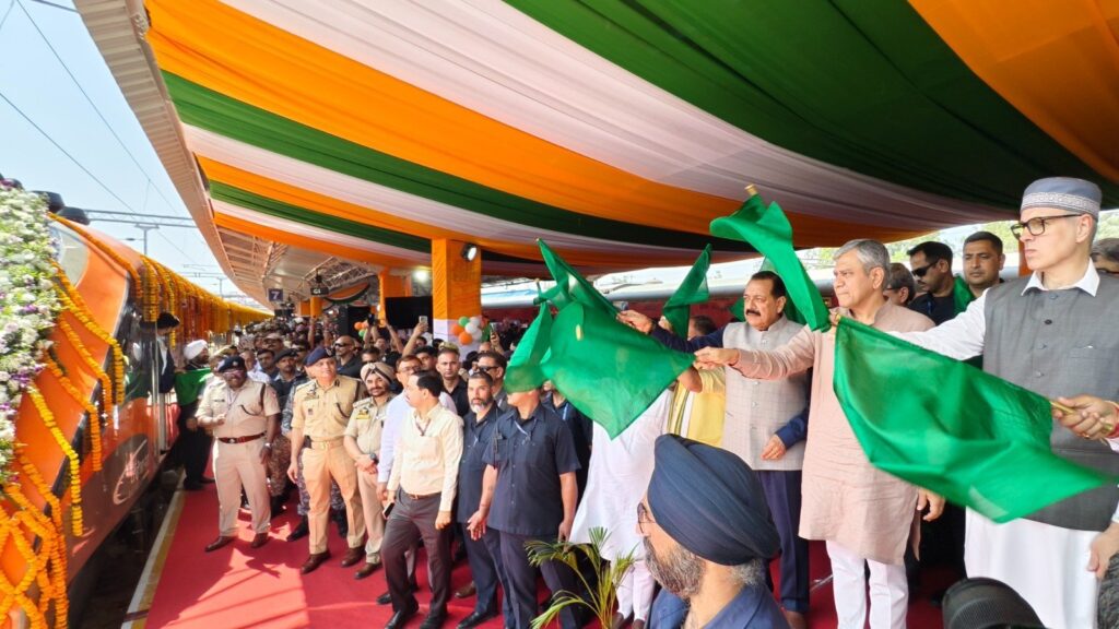 Kashmir Connected: Vande Bharat’s Direct Srinagar–Jammu Link Marks New Rail Era 1 Vande Bharat train connecting Srinagar and Jammu flagged off