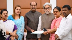 Home 9 Trinamool split as rebel MPs back NDA