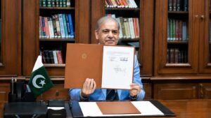 Home 8 Pakistan PM Shehbaz Sharif signs peace memorandum